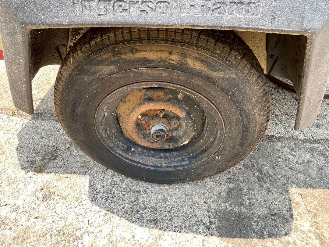 2010 INGERSOLL-RAND P185 - Image 9